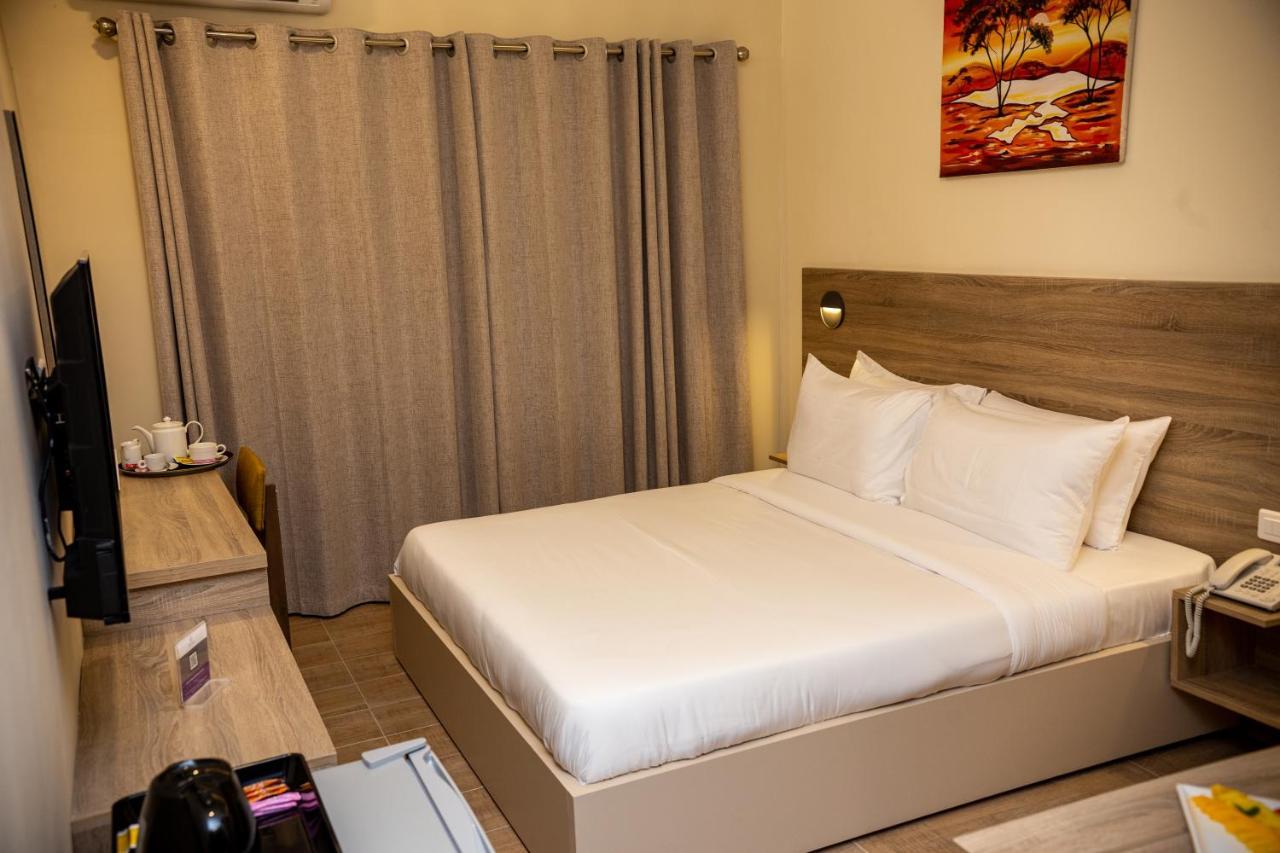 Silver Moon Hotel アビジャン エクステリア 写真